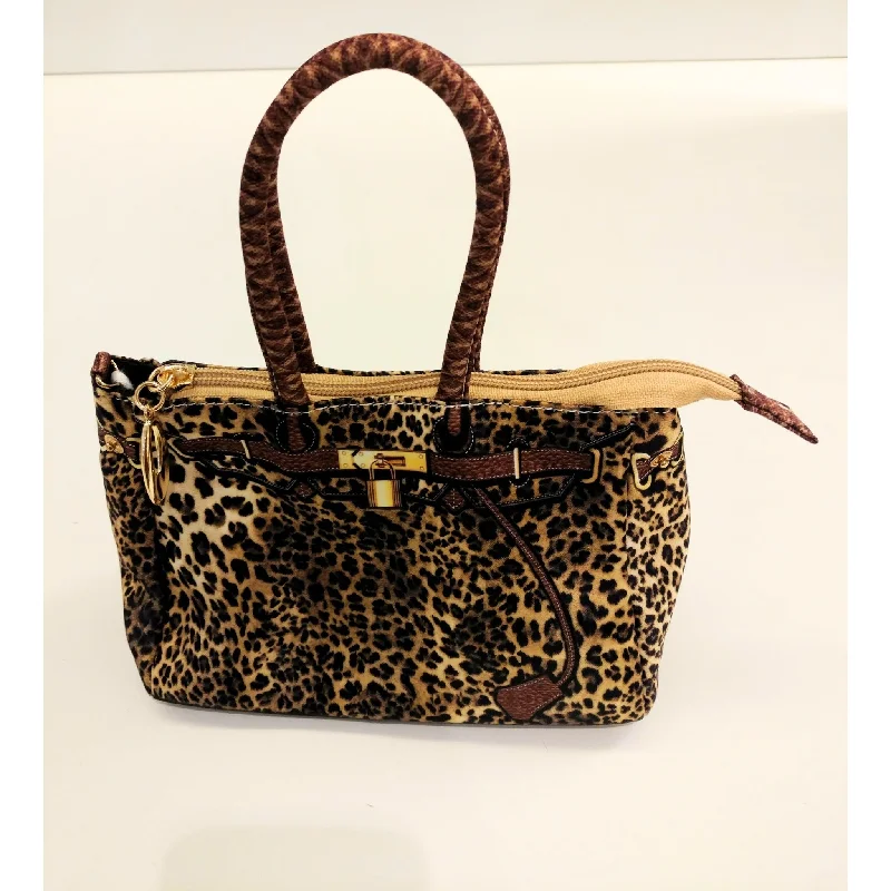 chic wrap dressAmiana Leopard Purse